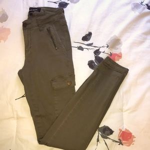 Green Cargo pants 👖